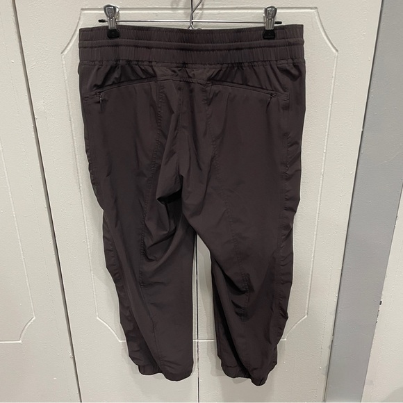 Athleta Grey LA VIVA Capri Pants - Picture 2 of 12